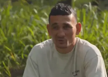 Max Holloway Submit Charles Oliveira UFC 326